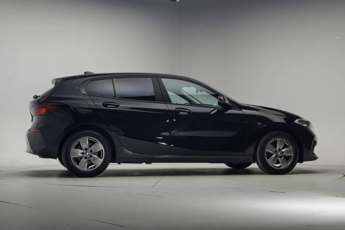 BMW 1 Serie BMW 1-serie 118i Aut. [ Navi Apple/Android Cruise ]