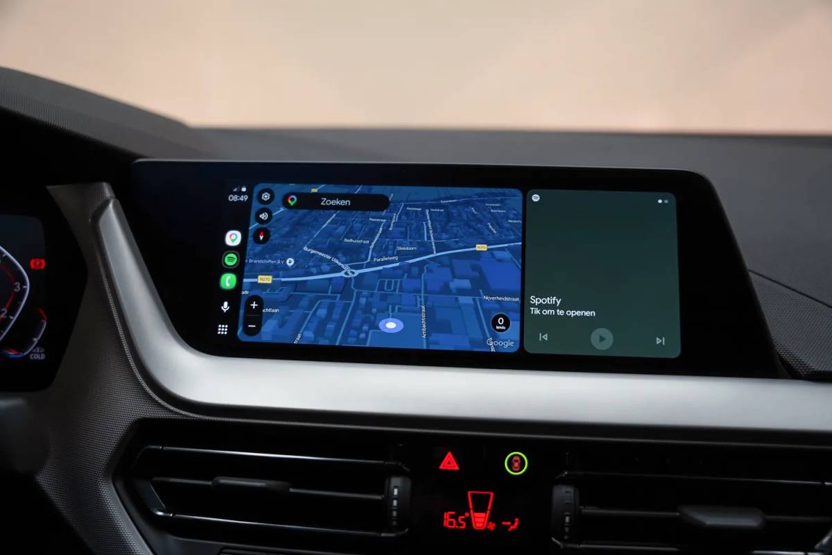 BMW 1 Serie BMW 1-serie 118i Aut. [ Navi Apple/Android Cruise ]