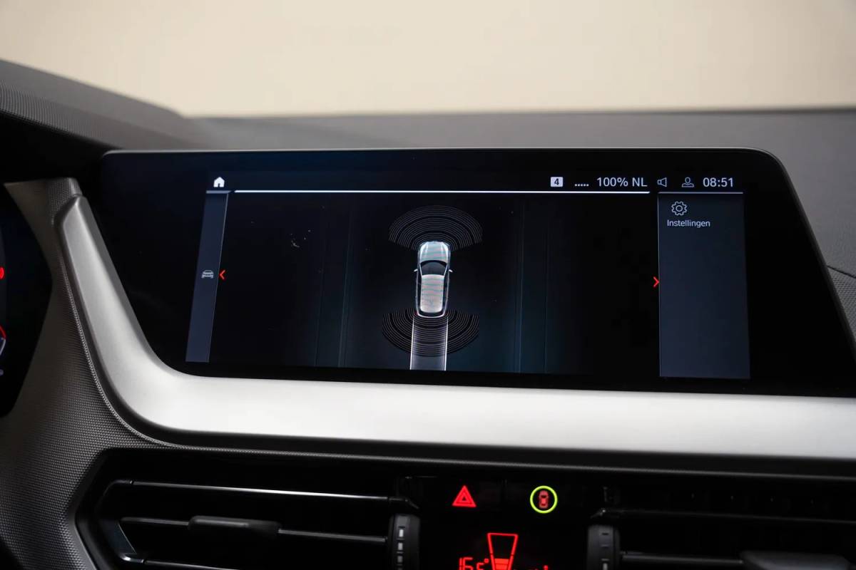 BMW 1 Serie BMW 1-serie 118i Aut. [ Navi Apple/Android Cruise ]