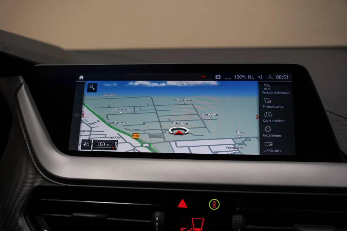 BMW 1 Serie BMW 1-serie 118i Aut. [ Navi Apple/Android Cruise ]