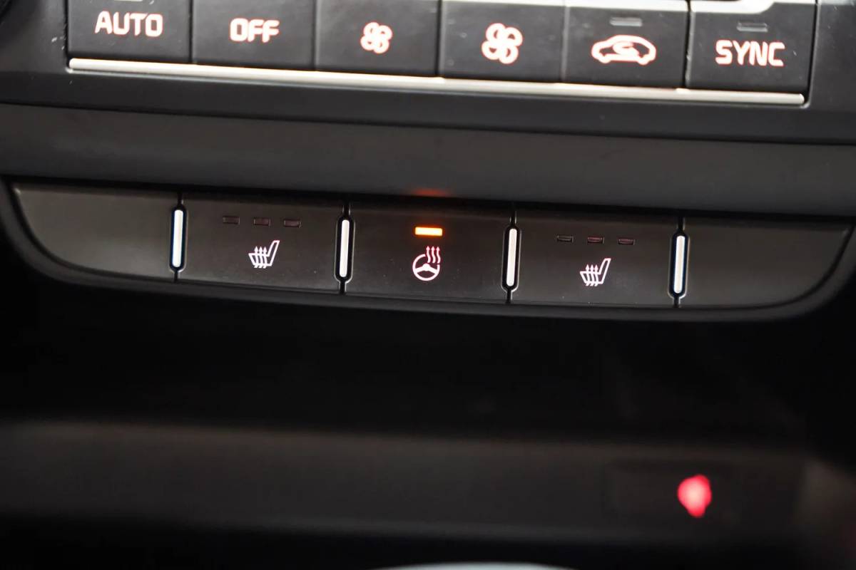 Kia Ceed Kia Ceed 1.5 T-GDi MHEV DynamicPlusLine Aut. [ Navi Camera Stoelverwarming ]