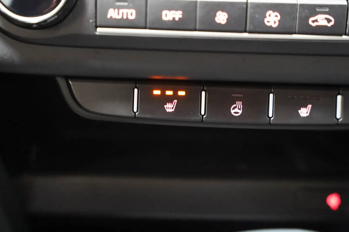 Kia Ceed Kia Ceed 1.5 T-GDi MHEV DynamicPlusLine Aut. [ Navi Camera Stoelverwarming ]