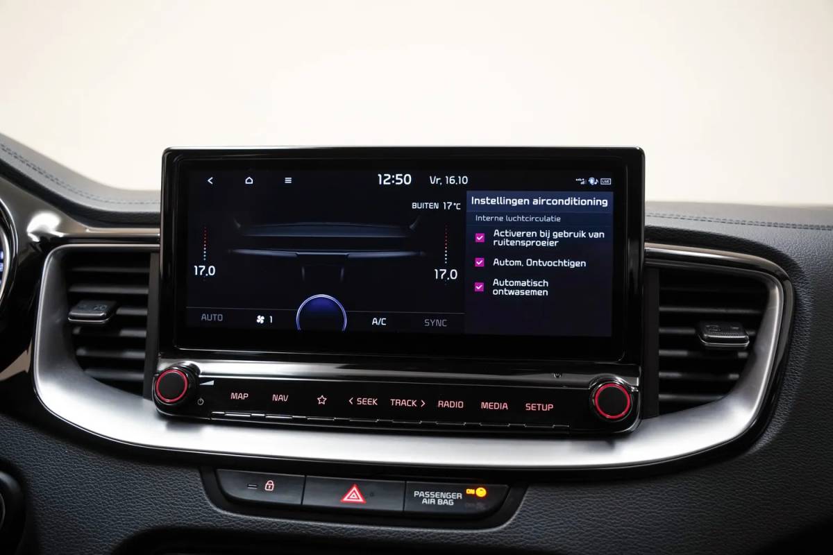 Kia Ceed Kia Ceed 1.5 T-GDi MHEV DynamicPlusLine Aut. [ Navi Camera Stoelverwarming ]