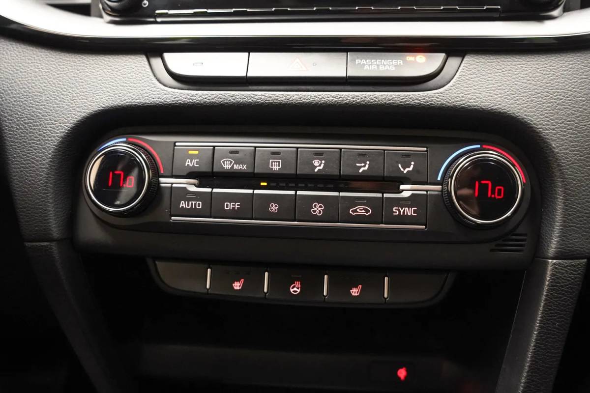 Kia Ceed Kia Ceed 1.5 T-GDi MHEV DynamicPlusLine Aut. [ Navi Camera Stoelverwarming ]