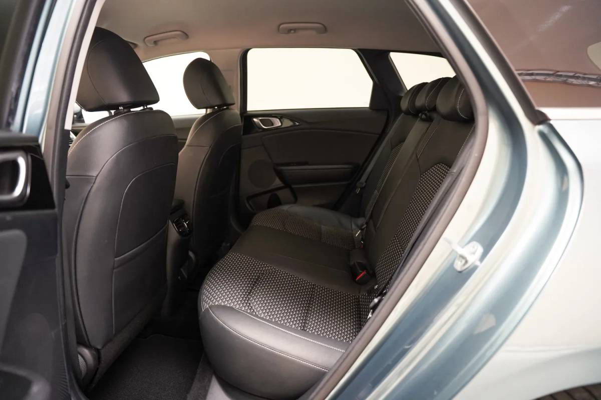 Kia Ceed Kia Ceed 1.5 T-GDi MHEV DynamicPlusLine Aut. [ Navi Camera Stoelverwarming ]