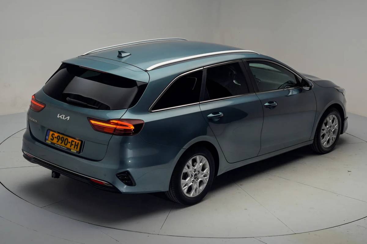 Kia Ceed Kia Ceed 1.5 T-GDi MHEV DynamicPlusLine Aut. [ Navi Camera Stoelverwarming ]