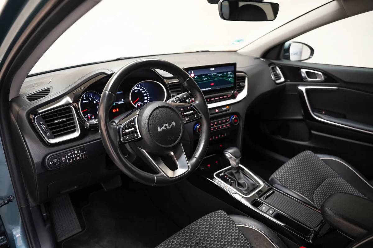Kia Ceed Kia Ceed 1.5 T-GDi MHEV DynamicPlusLine Aut. [ Navi Camera Stoelverwarming ]