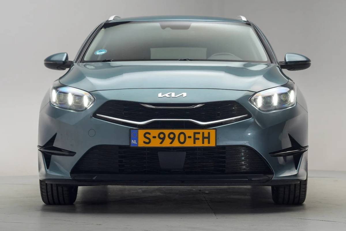Kia Ceed Kia Ceed 1.5 T-GDi MHEV DynamicPlusLine Aut. [ Navi Camera Stoelverwarming ]