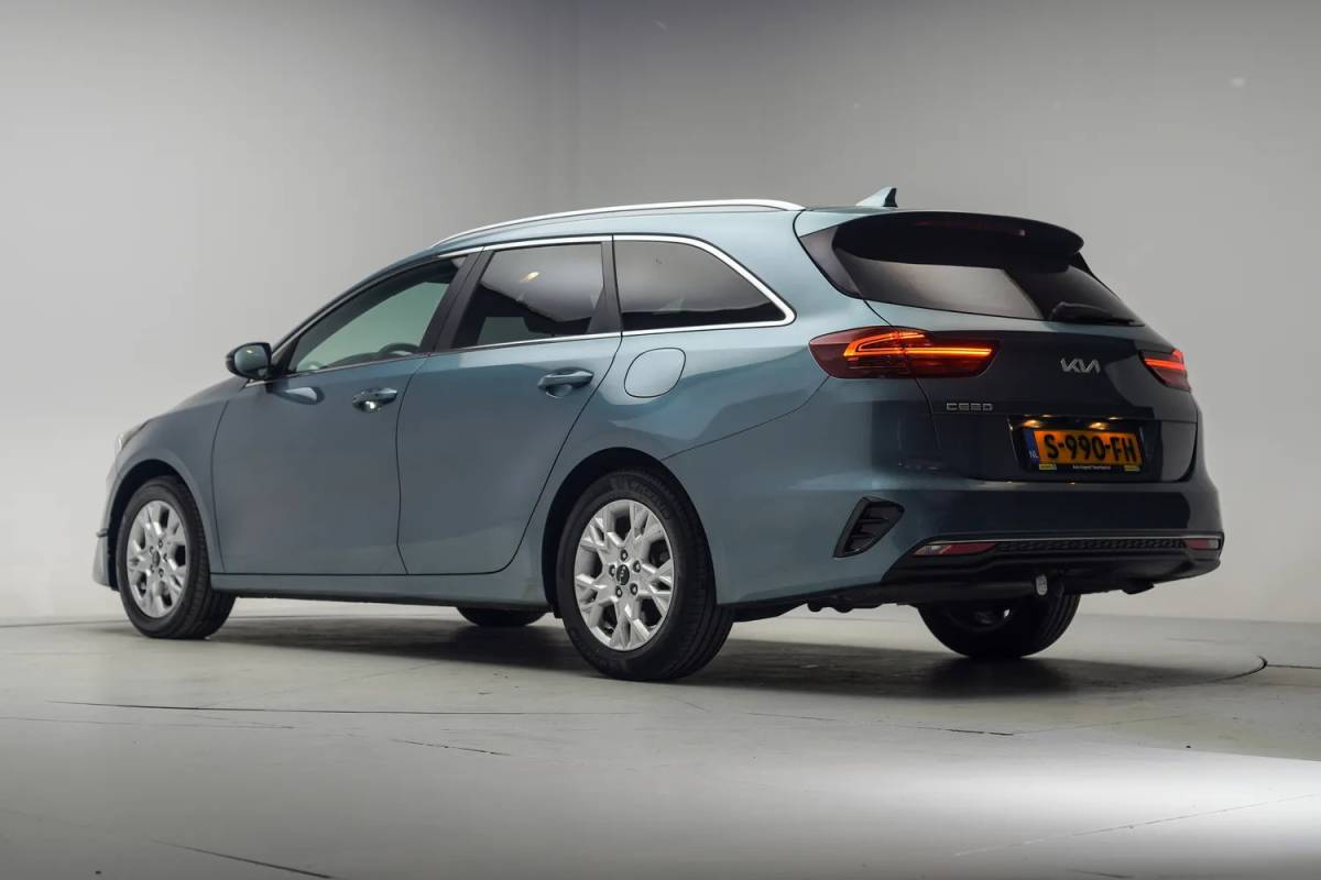 Kia Ceed Kia Ceed 1.5 T-GDi MHEV DynamicPlusLine Aut. [ Navi Camera Stoelverwarming ]
