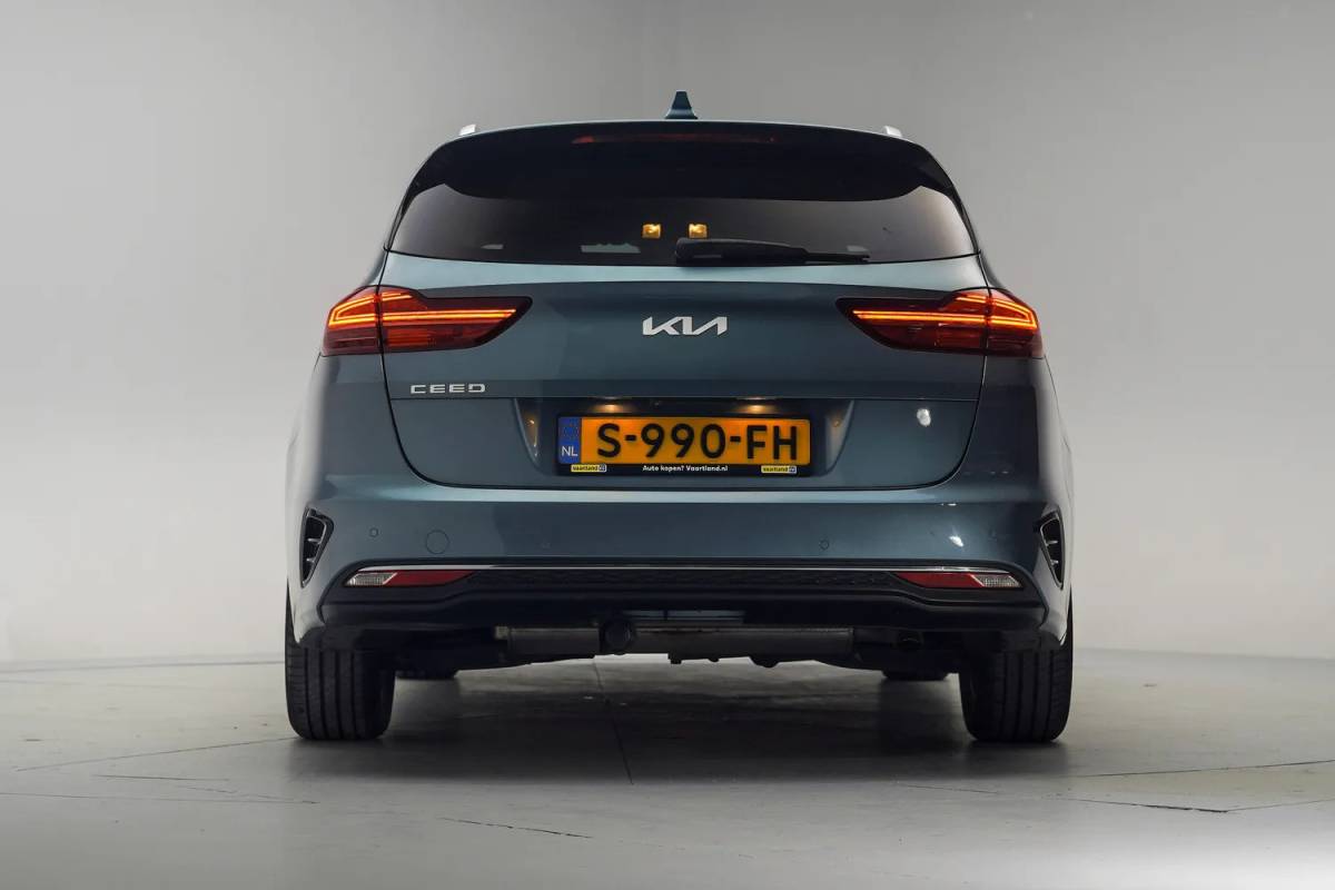 Kia Ceed Kia Ceed 1.5 T-GDi MHEV DynamicPlusLine Aut. [ Navi Camera Stoelverwarming ]