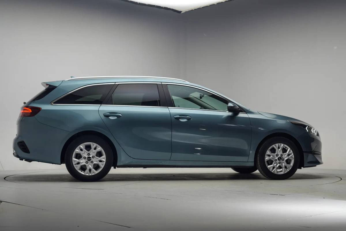 Kia Ceed Kia Ceed 1.5 T-GDi MHEV DynamicPlusLine Aut. [ Navi Camera Stoelverwarming ]