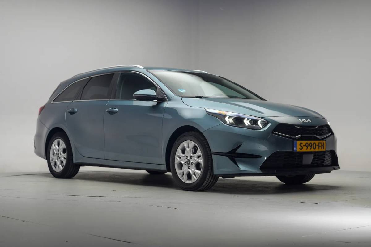 Kia Ceed Kia Ceed 1.5 T-GDi MHEV DynamicPlusLine Aut. [ Navi Camera Stoelverwarming ]