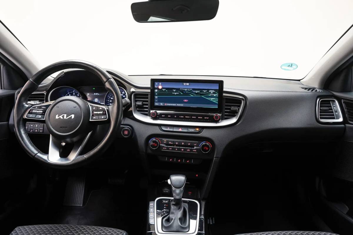 Kia Ceed Kia Ceed 1.5 T-GDi MHEV DynamicPlusLine Aut. [ Navi Camera Stoelverwarming ]