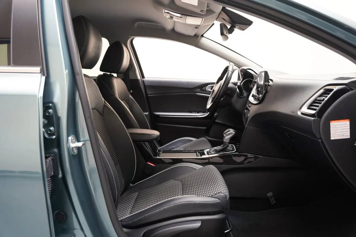 Kia Ceed Kia Ceed 1.5 T-GDi MHEV DynamicPlusLine Aut. [ Navi Camera Stoelverwarming ]
