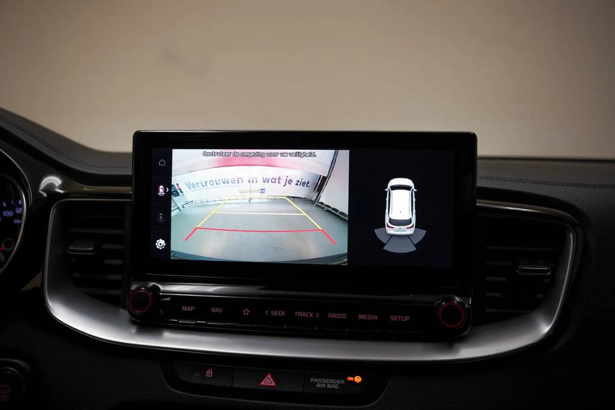 Kia Ceed Kia Ceed 1.5 T-GDi MHEV DynamicPlusLine Aut. [ Navi Camera Stoelverwarming ]