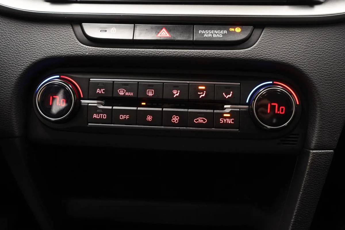 Kia Ceed Kia Ceed 1.0 T-GDi DynamicLine [ Navi Adapt.cruise Camera ]