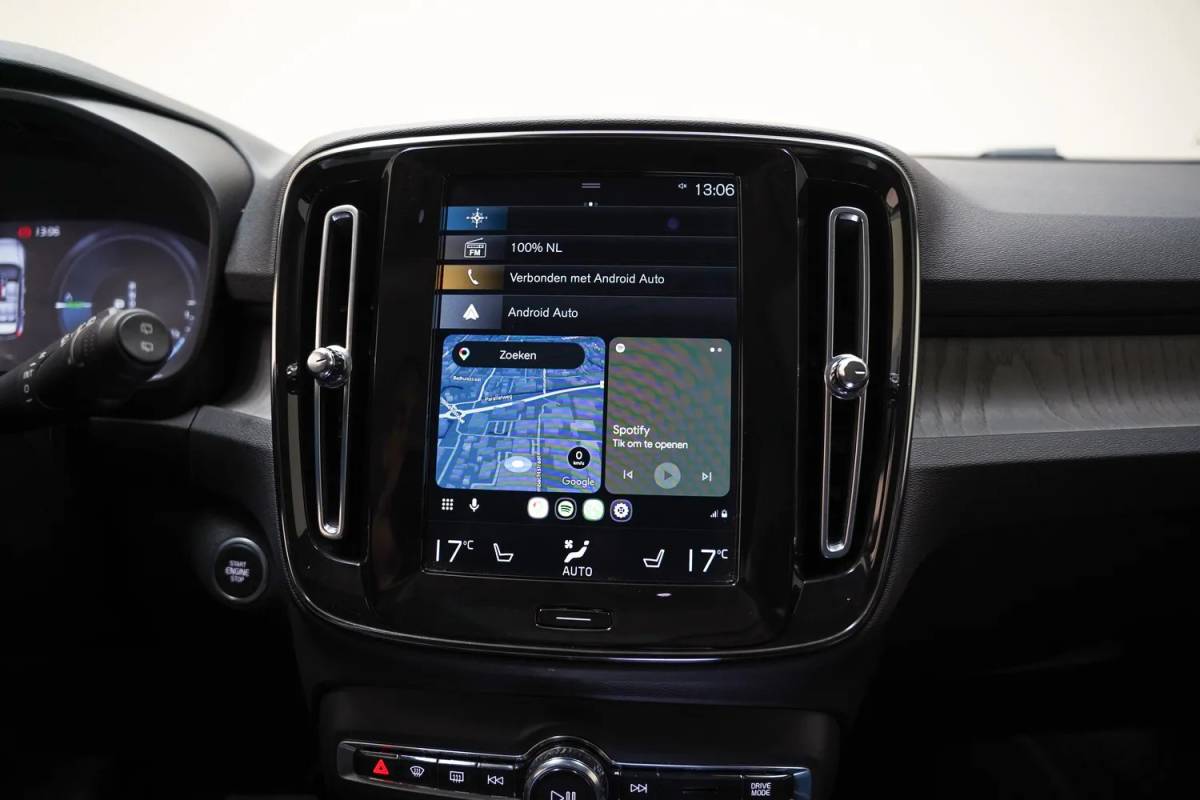 Volvo XC40 Volvo XC40 T4 Recharge Inscription Aut. [ Panorama Leder Apple/Android ]