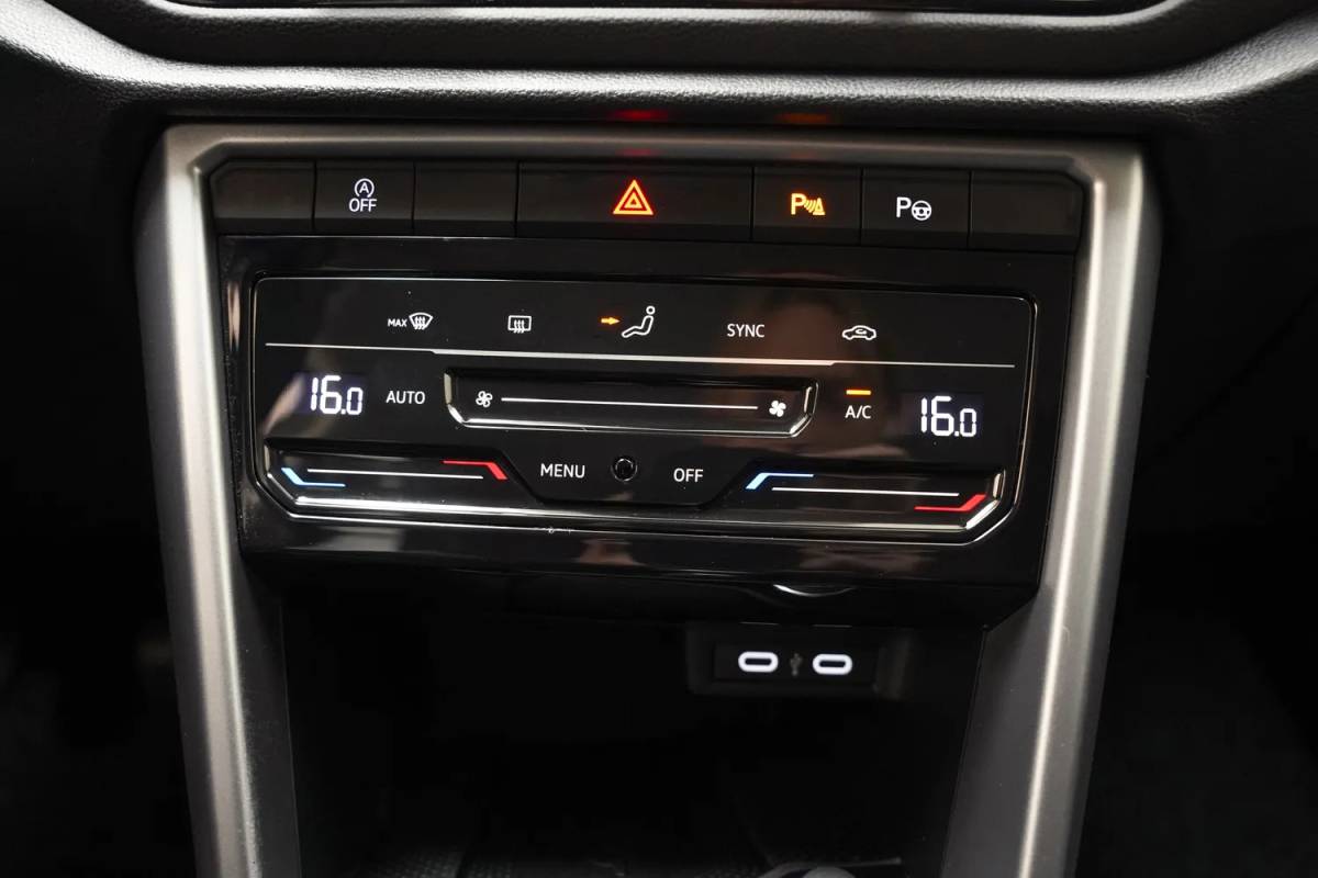 Volkswagen T-Roc Volkswagen T-Roc 1.0 TSI Life [ LED Apple/Android Camera Climate ]