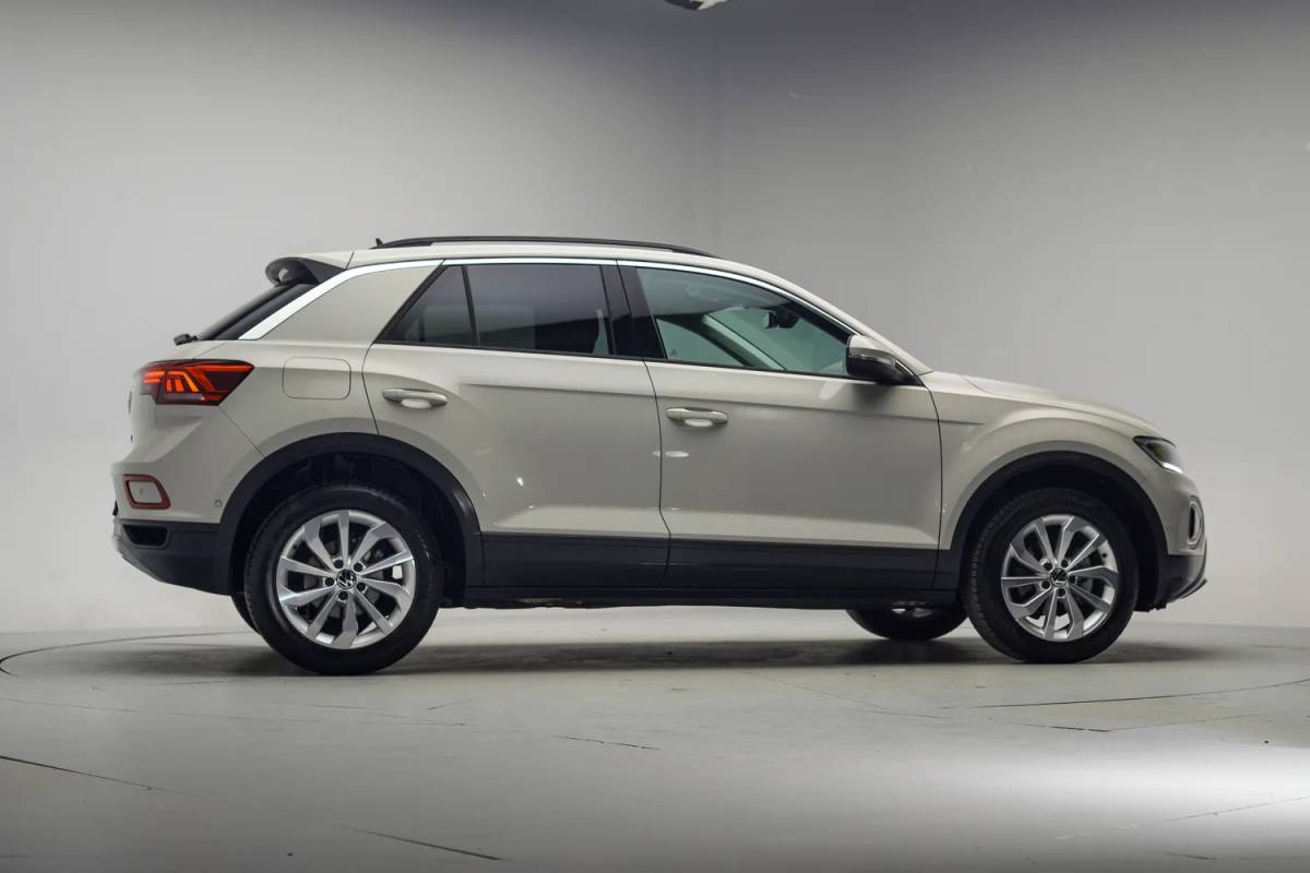 Volkswagen T-Roc Volkswagen T-Roc 1.0 TSI Life [ LED Apple/Android Camera Climate ]