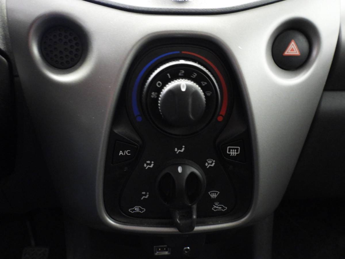 Peugeot 108 Peugeot 108 1.0 e-VTi Active Premium AIRCO/BLUETOOTH!