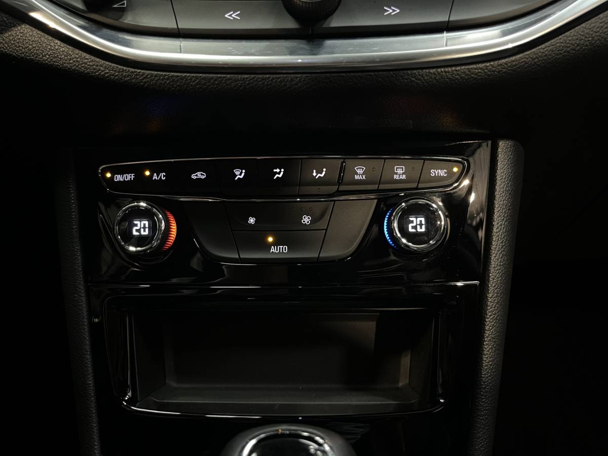 Opel Astra Opel Astra Sports Tourer 1.4 Turbo Innovation Airco ECC | Trekhaak | Keyless | LED | NAP | DAB | Isofix | Automaat