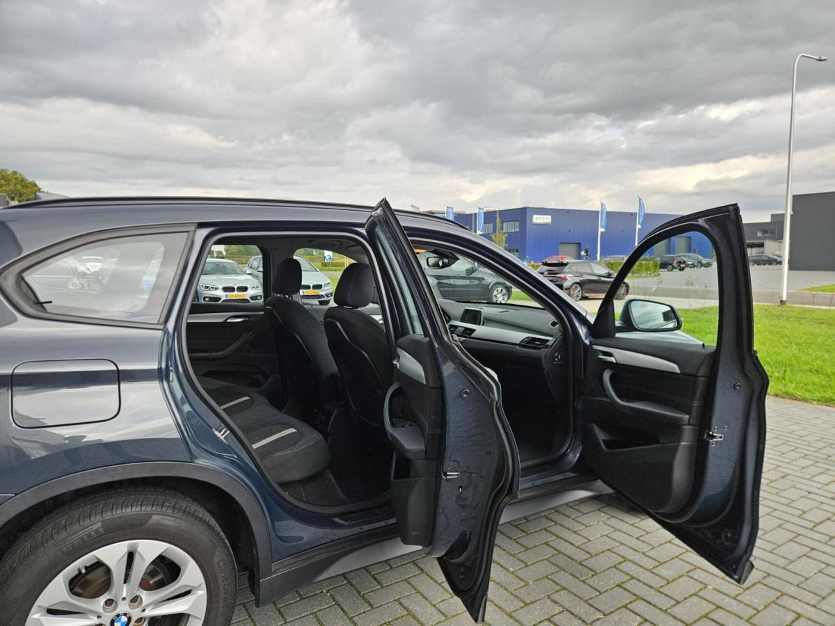 BMW X1 BMW X1 sDrive18i High Executive Automaat | 1e eig | Trekhaak