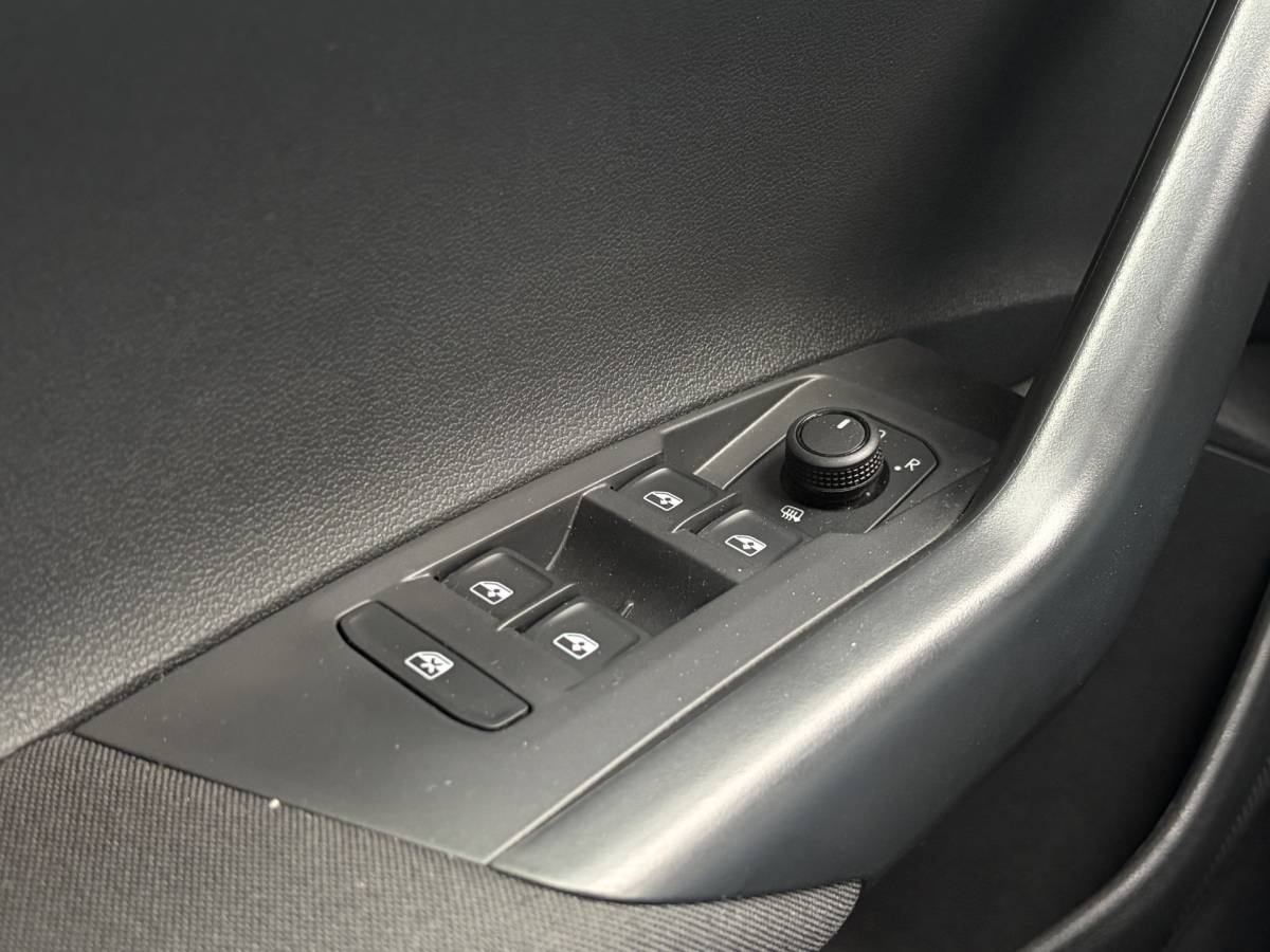 Volkswagen Polo Volkswagen Polo 1.0 TSI Life | Carplay | Navi | Cruise | Rijklaar met beurt & garantie!