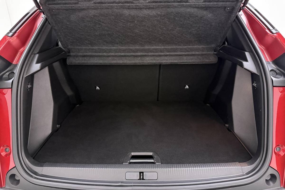 Peugeot 2008 Peugeot 2008 1.2 Turbo Allure 100 Pk | Navigatie | Cruise Control | Climate Control | Camera Achter | Keyless Start