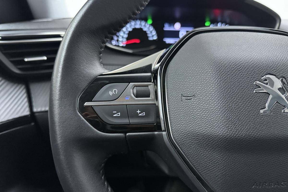 Peugeot 2008 Peugeot 2008 1.2 Turbo Allure 100 Pk | Navigatie | Cruise Control | Climate Control | Camera Achter | Keyless Start