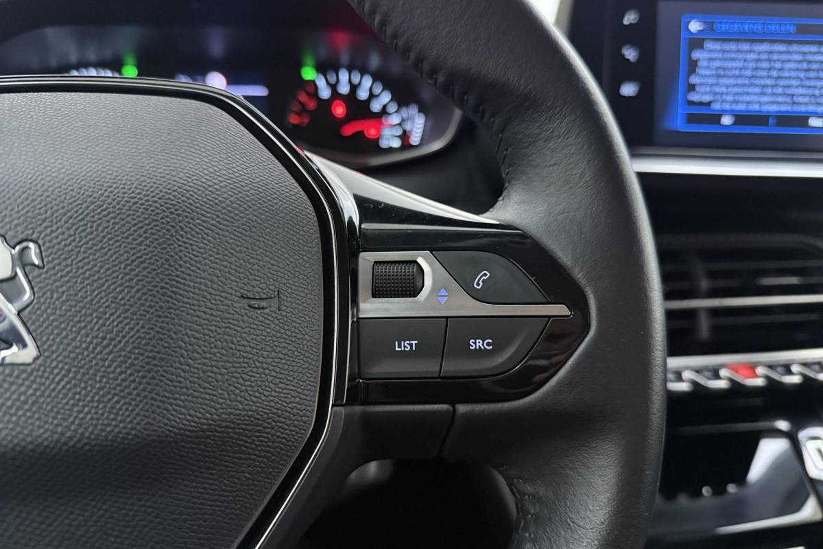 Peugeot 2008 Peugeot 2008 1.2 Turbo Allure 100 Pk | Navigatie | Cruise Control | Climate Control | Camera Achter | Keyless Start