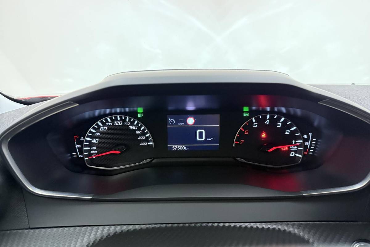 Peugeot 2008 Peugeot 2008 1.2 Turbo Allure 100 Pk | Navigatie | Cruise Control | Climate Control | Camera Achter | Keyless Start