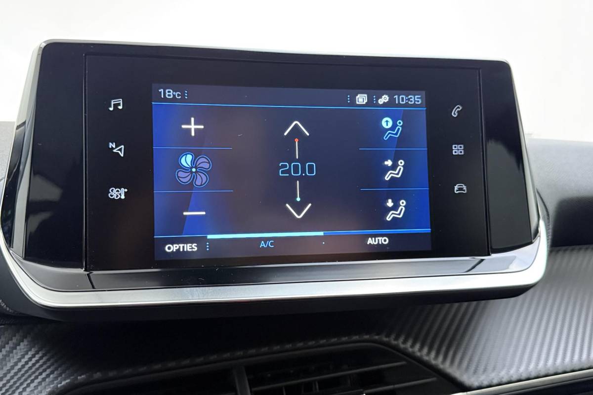 Peugeot 2008 Peugeot 2008 1.2 Turbo Allure 100 Pk | Navigatie | Cruise Control | Climate Control | Camera Achter | Keyless Start