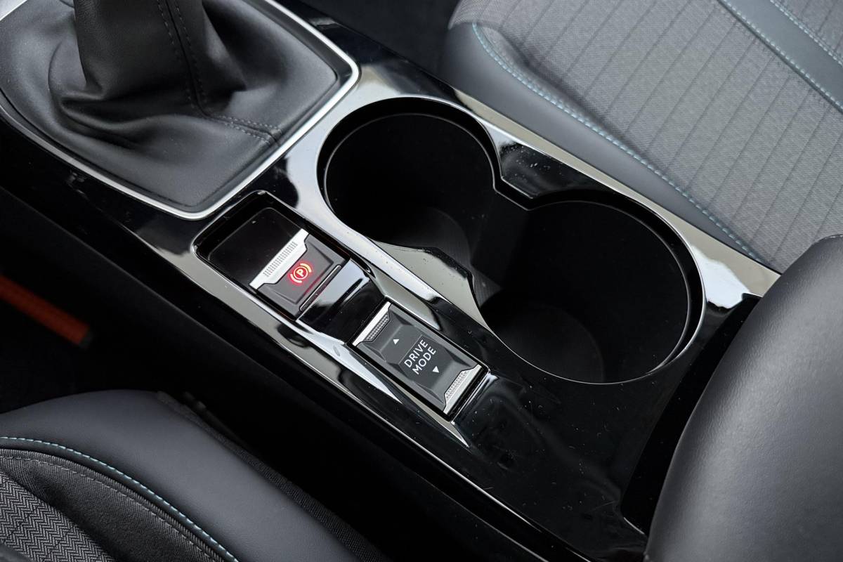 Peugeot 2008 Peugeot 2008 1.2 Turbo Allure 100 Pk | Navigatie | Cruise Control | Climate Control | Camera Achter | Keyless Start