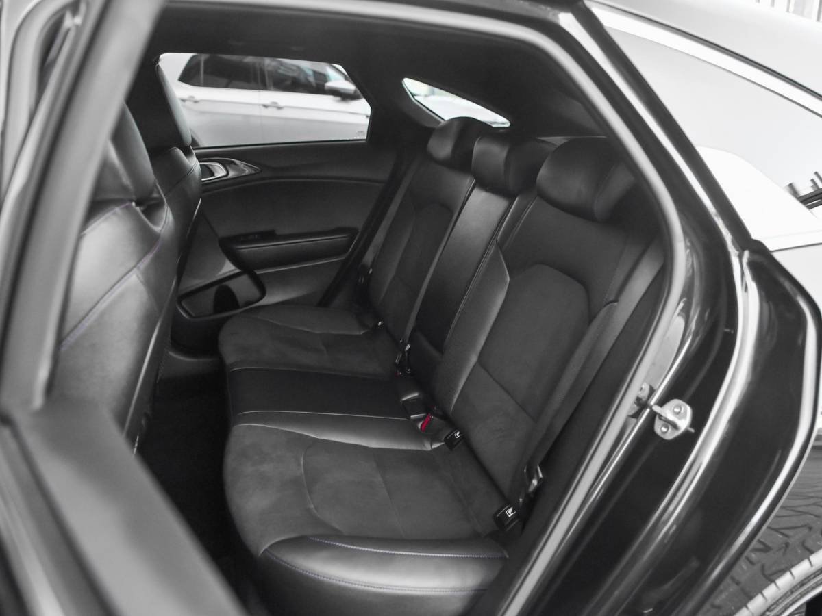 Kia ProCeed Kia ProCeed 1.6 T-GDi GT Panoramadak Trekhaak Alcantara Camera JBL