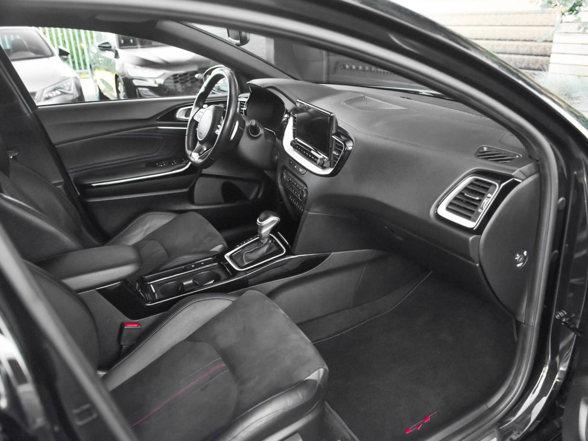 Kia ProCeed Kia ProCeed 1.6 T-GDi GT Panoramadak Trekhaak Alcantara Camera JBL