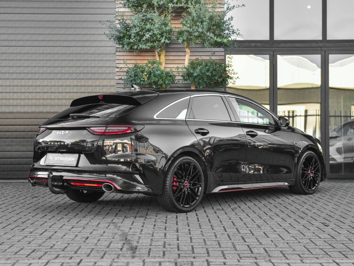 Kia ProCeed Kia ProCeed 1.6 T-GDi GT Panoramadak Trekhaak Alcantara Camera JBL