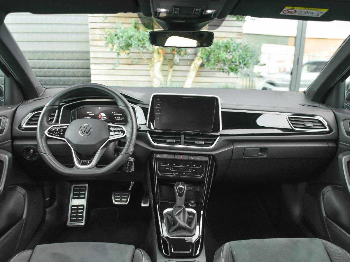 Volkswagen T-Roc Volkswagen T-Roc 1.5 TSI R-Line ACC Camera Navi Trekhaak 19 inch Velgen