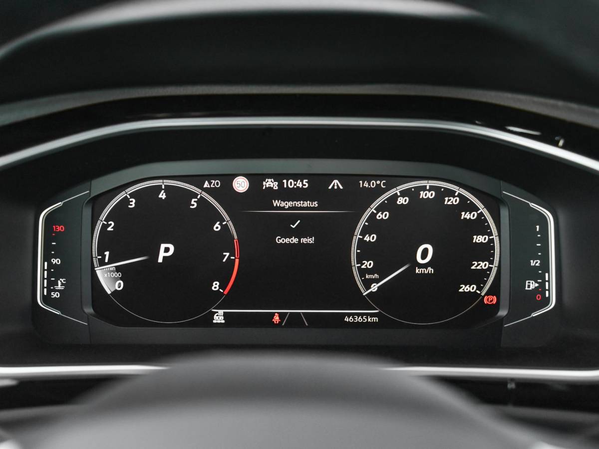 Volkswagen T-Roc Volkswagen T-Roc 1.5 TSI R-Line ACC Camera Navi Trekhaak 19 inch Velgen