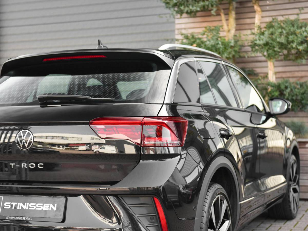 Volkswagen T-Roc Volkswagen T-Roc 1.5 TSI R-Line ACC Camera Navi Trekhaak 19 inch Velgen
