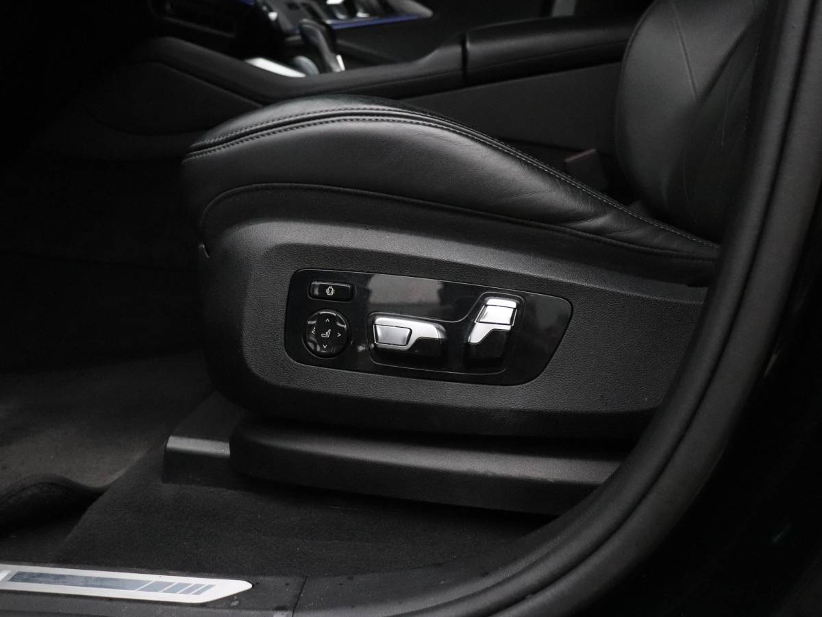 BMW XM BMW XM PHEV 30 kWh V8 | MEMORY | LEDER | B&W | 360° CAMERA | STOELVERK. | HEAD-UP | ADAPT. CRUISE | NAVI |
