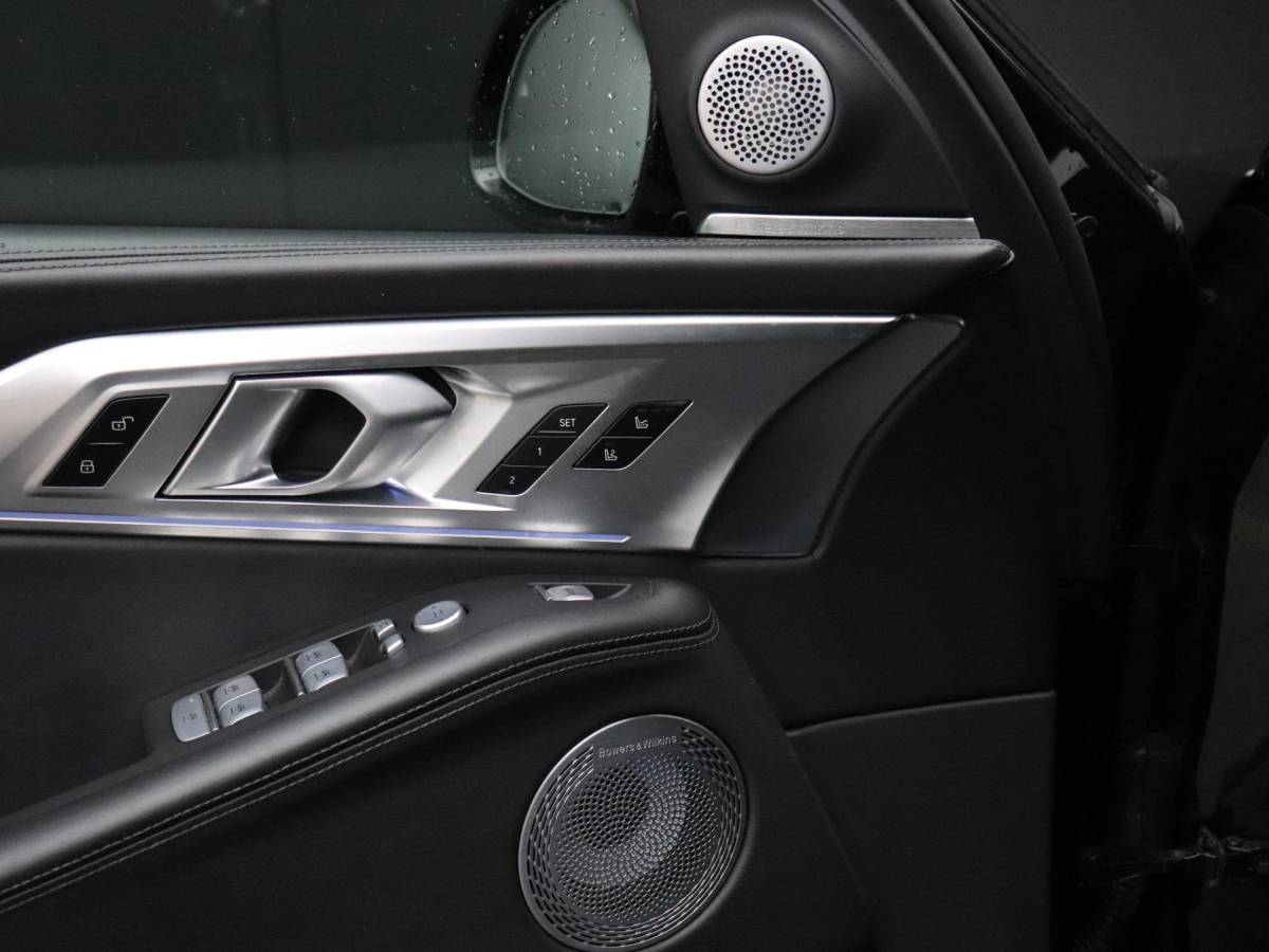 BMW XM BMW XM PHEV 30 kWh V8 | MEMORY | LEDER | B&W | 360° CAMERA | STOELVERK. | HEAD-UP | ADAPT. CRUISE | NAVI |