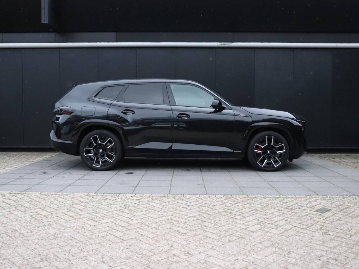 BMW XM BMW XM PHEV 30 kWh V8 | MEMORY | LEDER | B&W | 360° CAMERA | STOELVERK. | HEAD-UP | ADAPT. CRUISE | NAVI |