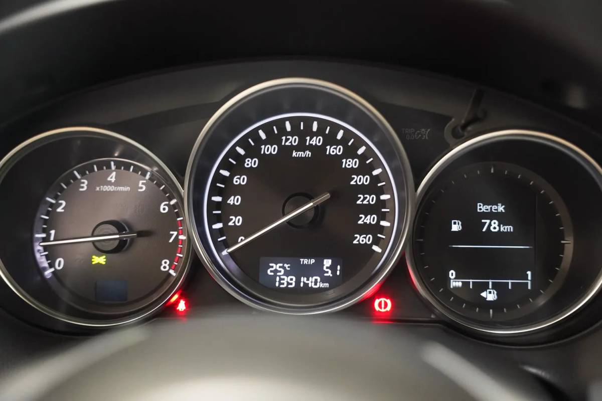 Mazda CX-5 Mazda CX-5 2.0 Limited edition [ Navi Trekhaak Climate Stoelverwarming Cruise ]
