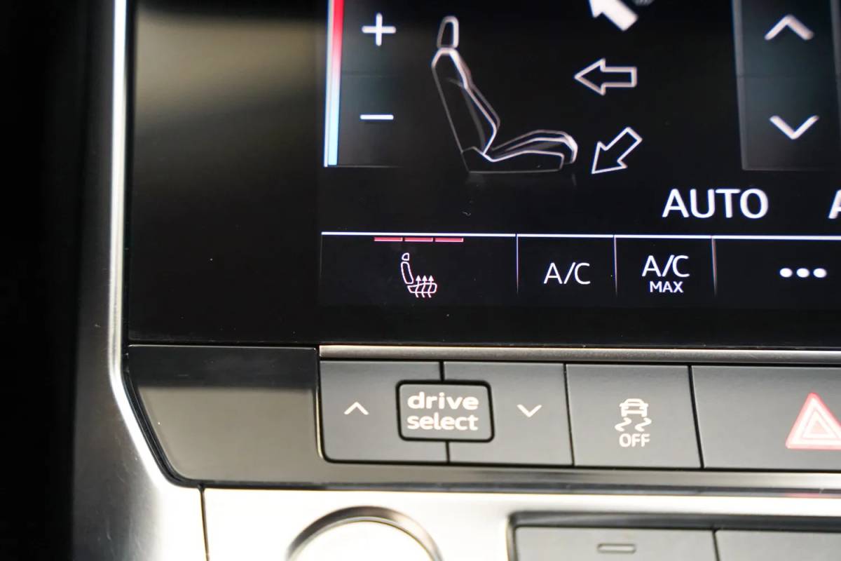 Audi A6 Audi A6 AVANT 45 TFSI Pro Line Aut. [ LED Navi Leder Stoelverwarming PDC ]