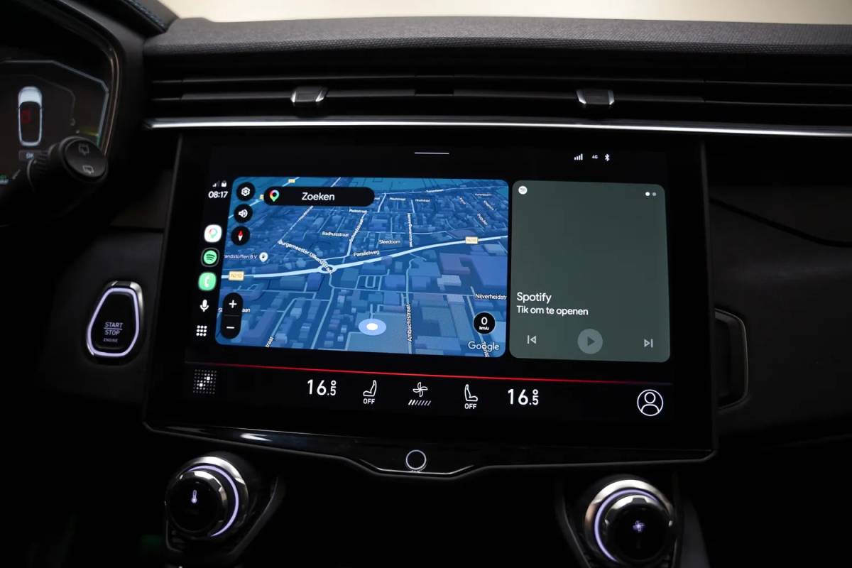 Lynk & Co 01 Lynk & Co 01 1.5 PHEV MY22 Zwart [ SoH 96,5% | Pano 360°cam Navi ]