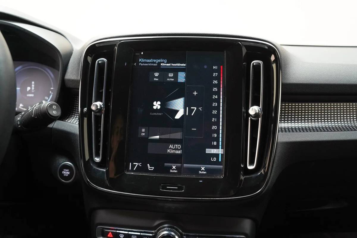 Volvo XC40 Volvo XC40 T4 Recharge Inscription [ Adapt.cruise Navi Apple/Android Stoelverwarming LED ]