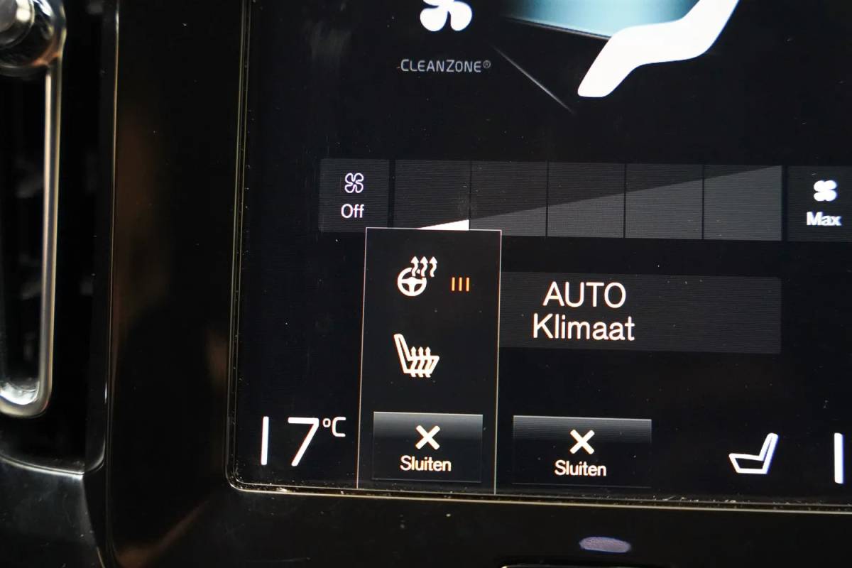 Volvo XC40 Volvo XC40 T4 Recharge Inscription [ Adapt.cruise Navi Apple/Android Stoelverwarming LED ]