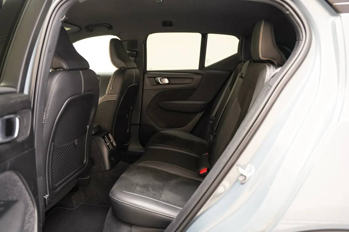 Volvo XC40 Volvo XC40 T4 Recharge Inscription [ Adapt.cruise Navi Apple/Android Stoelverwarming LED ]