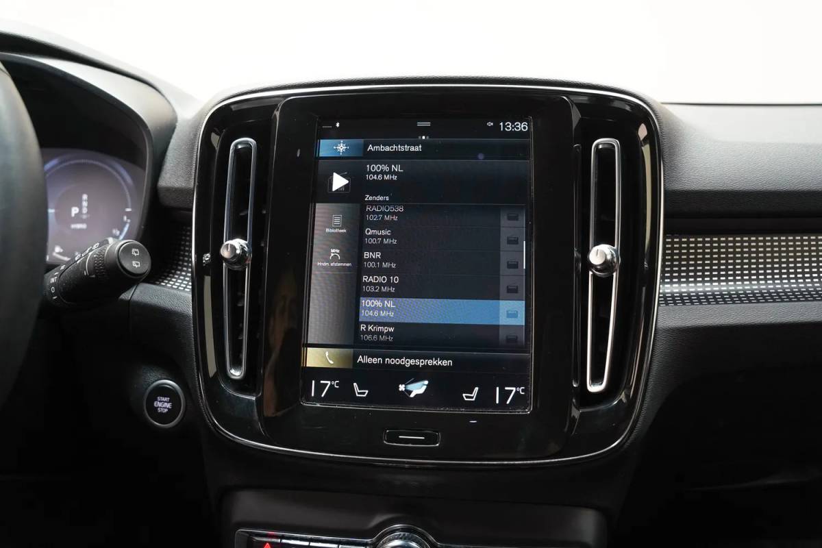 Volvo XC40 Volvo XC40 T4 Recharge Inscription [ Adapt.cruise Navi Apple/Android Stoelverwarming LED ]