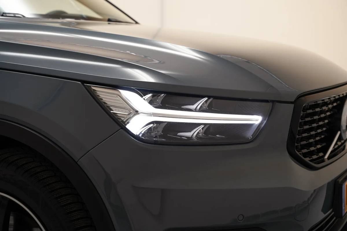 Volvo XC40 Volvo XC40 T4 Recharge Inscription [ Adapt.cruise Navi Apple/Android Stoelverwarming LED ]